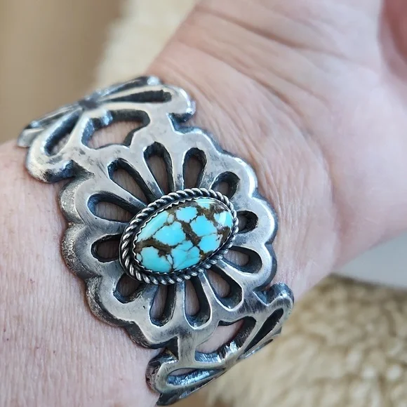 HOST PICK🎉Native American Navajo Sandcast Sterling & Turquoise Butterfly Cuff